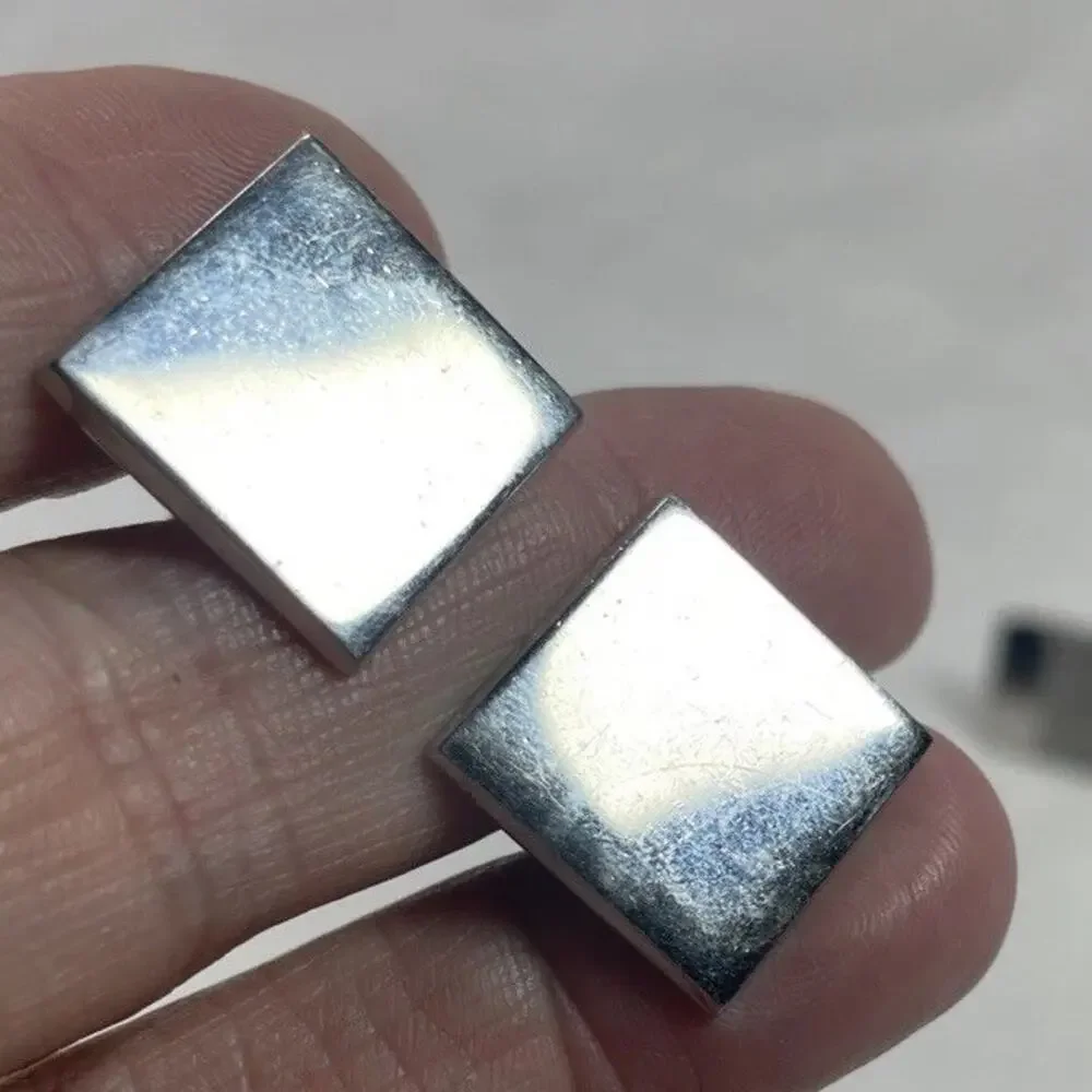 Beautiful Silver Tone Vintage SWANK Cuff Links And Sliver Square Unknown Brand
